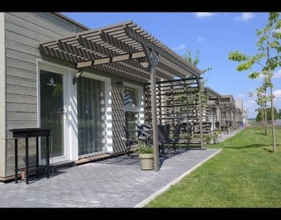 Poilsio namelių kompleksas „Ramios bitės“ Kunigiškiuose, Palangoje