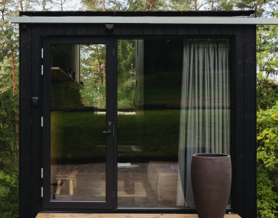 Čia sustoja triukšmas. Lieka tik tu ir miškas.#blackviewcabin #kulautuva #tin…