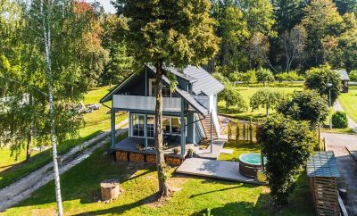 M ė l y n a s  n a m e l i s #poilsiavietegilius #tytuvėnai #nameliųnuoma #namel…