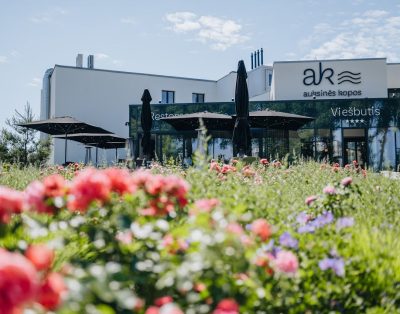 Poilsis prie jūros su vaikais – 4* Viešbutis „Auksinės kopos” vos 50 m nuo Baltijos jūros