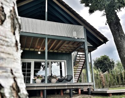 Mėlynas namelis #atostogos #prieezero #nameliunuoma #kubilas #lithuania #poilsis…