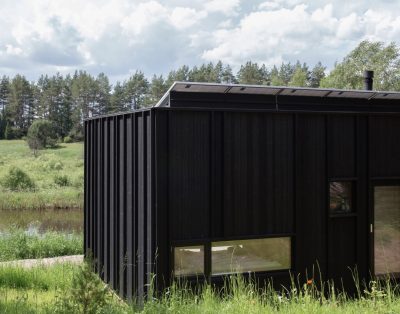 Bedugnės kaime įsikūrę du Konga stay daniški viešbučiai išsiskiria juos supančia…