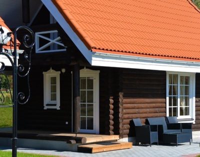 Jurmylė kviečia kokybiškai pailsėti Šventojoje Nuomojami modernūs rąstiniai nam…