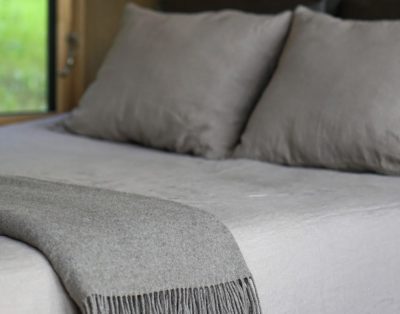 Daniškas minimalizmas Konga Stay namelyje atskleidžiamas per natūralių medžiagų …