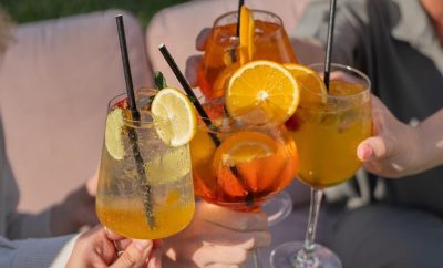 Pasprukite iš kasdienės rutinos kartu su mylimomis draugėmis!Jeigu sunku deri…