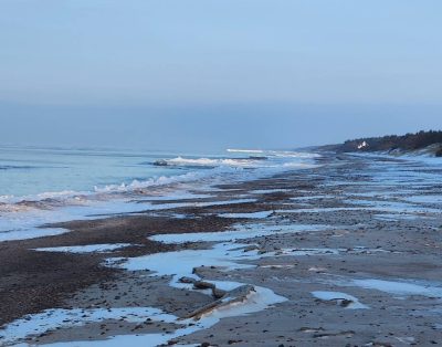 Žiema Šventojoje – ypatingai graži: daug sniego, ramybė, švari jūra ir tyla, ku…