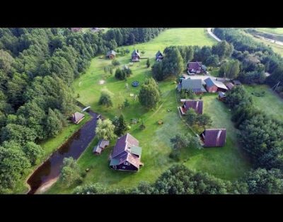 Sodyba Molėtų rajone prie Baltųjų Lakajų ežero „Antalakaja“, nameliai, pirtis. Poilsis, šventės :)