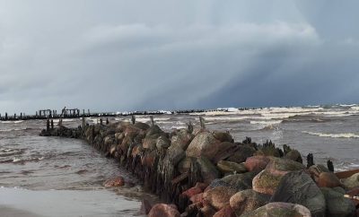 Sniego pusnys, jūra ošia – o mes šildomės
Šventoji žiemą moka nustebinti: daug …