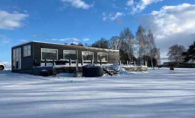 Šešių vietų namelis ant tvenkinio kranto su visais apgyvendinimo patogumais:
Did…