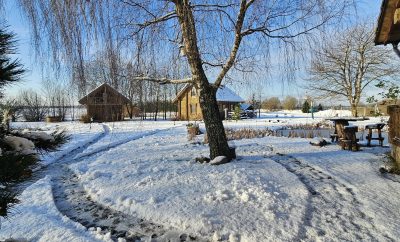 **PRALEISKITE SAVAITGALĮ PLATELIUOSE  :)****NAKVYNĖ SU PIRTIMI namelyje Ąžuola…