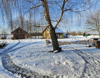 **PRALEISKITE SAVAITGALĮ PLATELIUOSE  :)****NAKVYNĖ SU PIRTIMI namelyje Ąžuola…