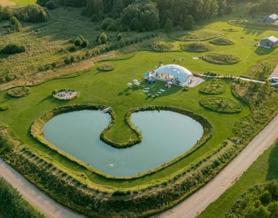 Kviečiu praleisti laiką mūsų šeimos kurtoje sodyboje **„Belaiko“**, įsikūrusioje…