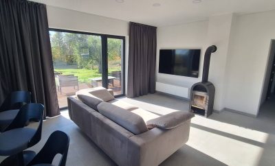 Sodyba gyvenimui,netoli Utenos, prie vandens,gamtoje su pakrante.Artimiausi kaim…