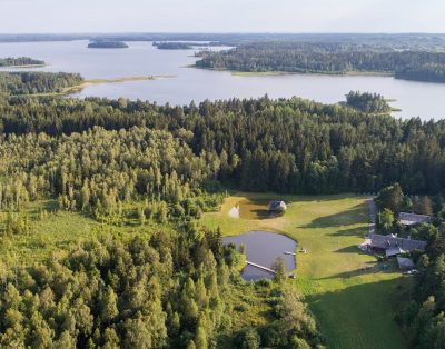 Vytauto Zaburo sodyba prie Platelių ežero – poilsiui ir šventėms
