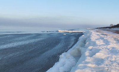 „Žiemos savaitgalis prie Baltijos“
Sniegas, šaltis ir tyla pajūryje.
Jūra visa…