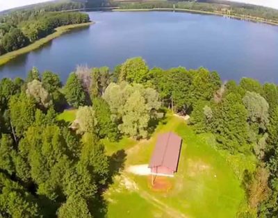 Vazajų sodyba prie ežero