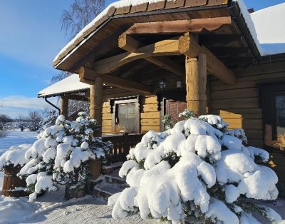 **PRALEISKITE SAVAITGALĮ PLATELIUOSE****NAKVYNĖ SU PIRTIMI namelyje Ąžuolas (4…