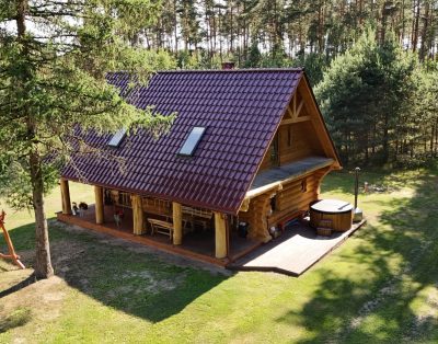 Sveiki! Pirtis pušų apsuptyje kviečia pasimėgauti mūsų sodybos teikiamais malonu…