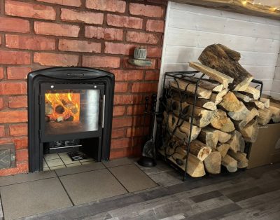 Jaukus namukas su sauna žirgų apsuptyje. Nuo 80 eu www.zirgynasirkiniai.lt Žirgy…