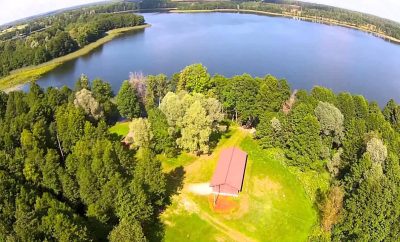 „Vazajų vienkiemis prie ežero“