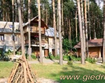 Giedrita, sodyba ant Bebrusų ežero kranto Molėtų raj.