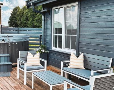 Pilkas Namelis – Namelių nuoma Šventojoje, Šventoji, Lithuania | 360 Travel Facts