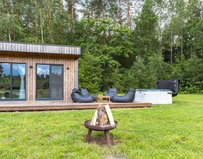 Namelio nuoma miške
Jaukus namelis miške be pašalinių žmonių – privatus poilsis …