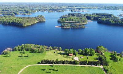 Nameliai – sodybos su pirtimi, kubilu ant Antalieptės marių kranto