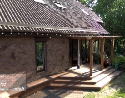 Erdvi ir privati sodyba su gyvenamuoju namu, pirtimi, parku Kyviškėse
