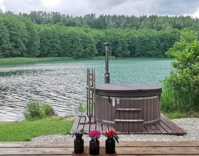 Ar girdite, kaip miškas kviečia?Siauri takeliai, paslaptingos pelkės, linguoj…