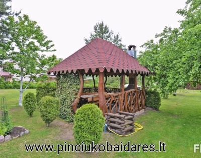 16 vietų namelis su kubilu ir pirtimi prie Baltosios Ančios upės – www.pinciukobaidares.lt