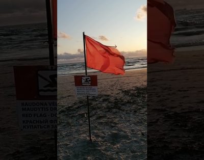 Ką, ir vėl raudona?! 🚫🏊♂️🚩🌊↩️ Šventoji