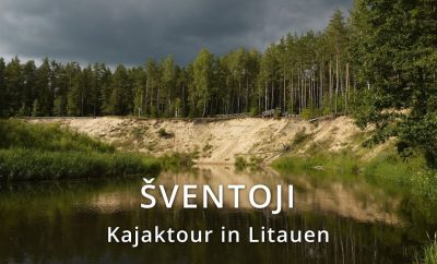 Šventoji • Kajaktour su sulankstomu plaustu Lietuvoje. Irklavimas. Lietuva.