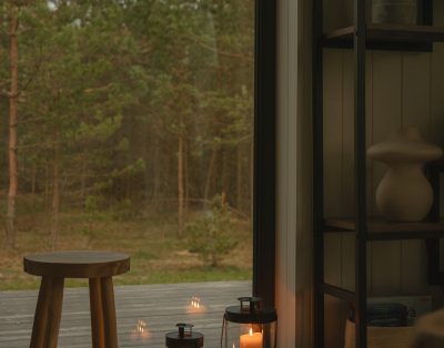 Jaukus ir vienišas namelis Dzūkijos miškuose @vienisglamping#nakvyne #namelis…