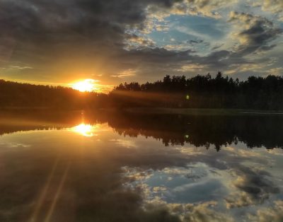 Saulėlydis
#ilankossodyba #namelisprieezero #sodybaprieezero #kaimoturizmas #poi…