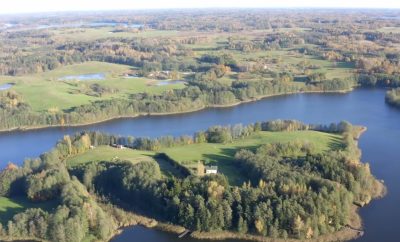 PARDUODAMA IŠSKIRTINĖ SODYBA ZARASŲ RAJONE, BAKUČIŲ KAIME – ANT DŪBURAIČIO EŽERO KRANTO
