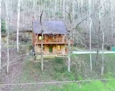 Skrydis virš Black Bear Lodge kabino Wears Valley, Tn!